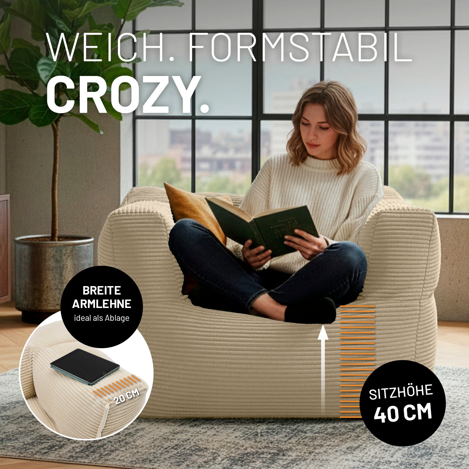 Gemütlicher beiger Cordsessel mit breiten Armlehnen, ideal auch als Ablage, und 40 cm Sitzhöhe, auf dem eine Frau entspannt sitzend liest.