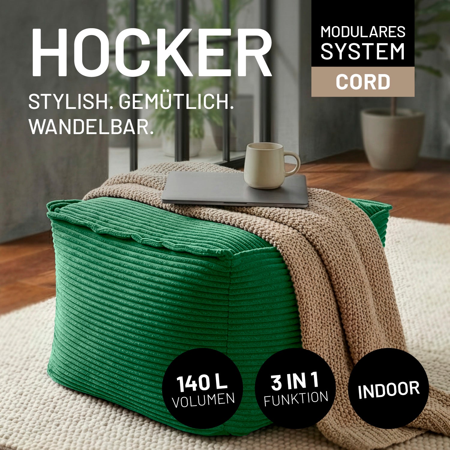 Dunkelgrüner Hocker im modernen Wohnraum mit abelegter Decke, Laptop und Tasse. Icons "140-Liter-Füllvolumen", "3 in 1 Funktion" und "Indoor."