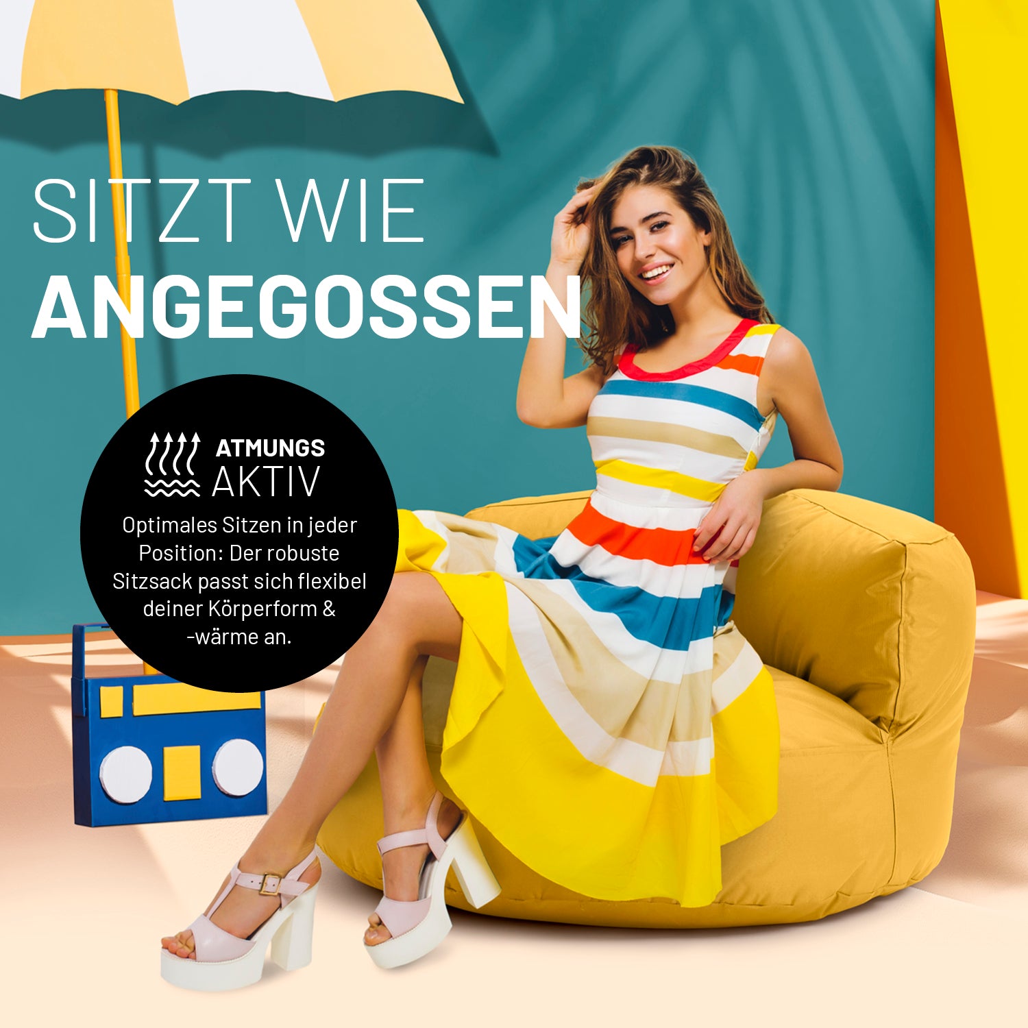 Eine Frau in buntem Kleid sitzt auf dem senfgelben Sitzsack-Sofa. Icon "Atmungsaktiv" und "Passt sich Körperform und -wärme an".