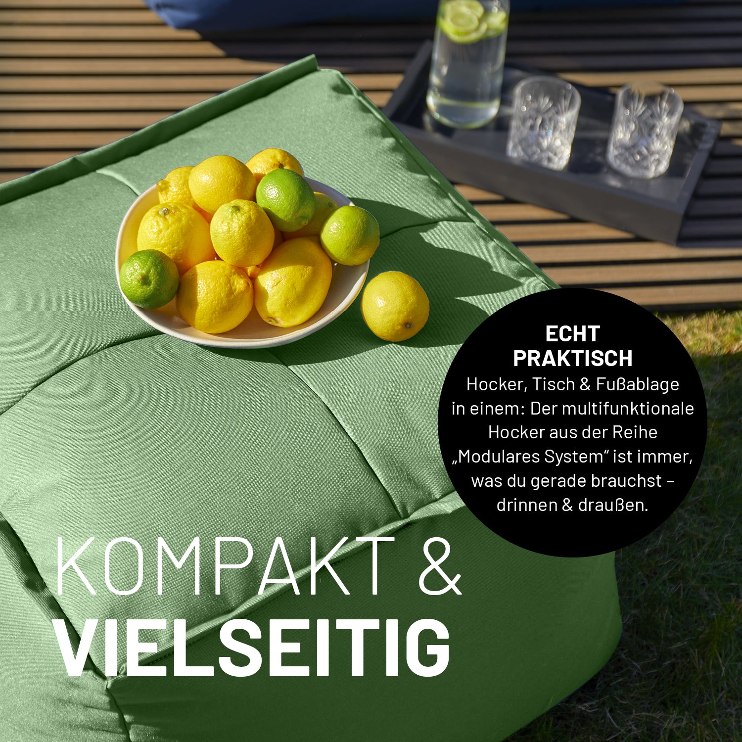 Vielseitiger pastellgrüner Hocker für drinnen & draußen nutzbar als Tisch, Fußablage oder Hocker mit abgestellten Obst.