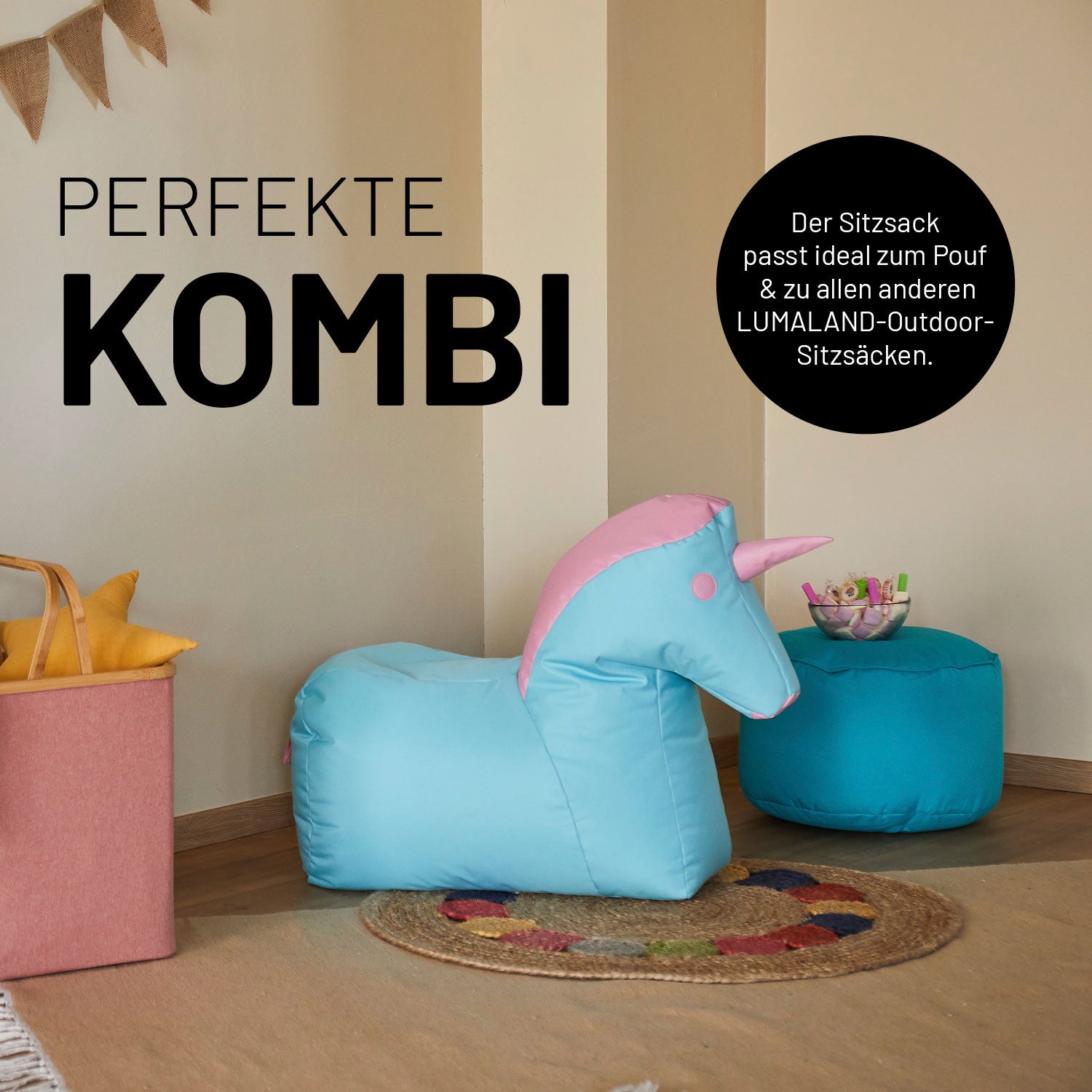 Einhorn Sitzsack in Türkis, daneben der farblich passende Pouf und Icon "mit allen anderen Outdoor-Sitzsäcken kombinierbar".