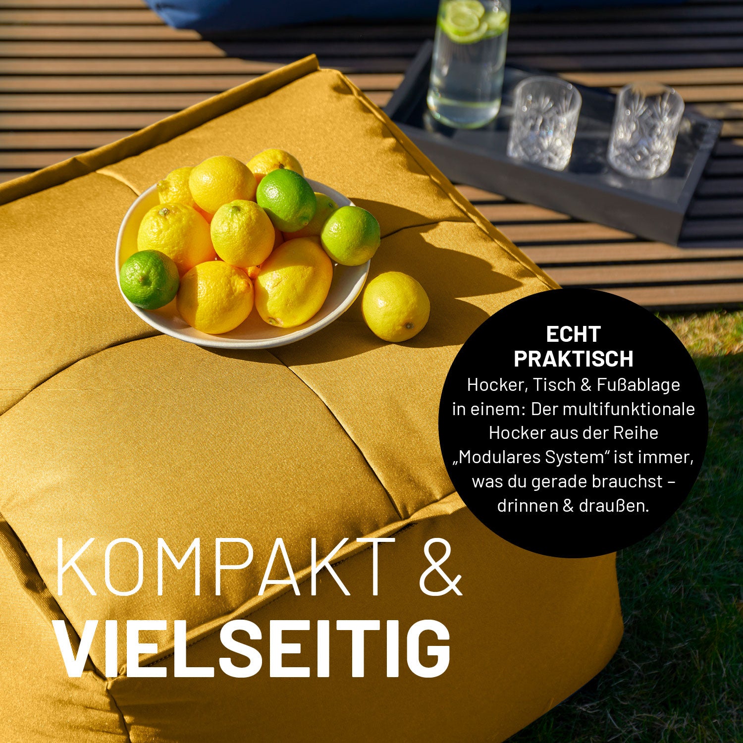 Vielseitiger senfgelber Hocker für drinnen & draußen nutzbar als Tisch, Fußablage oder Hocker mit abgestellten Obst.