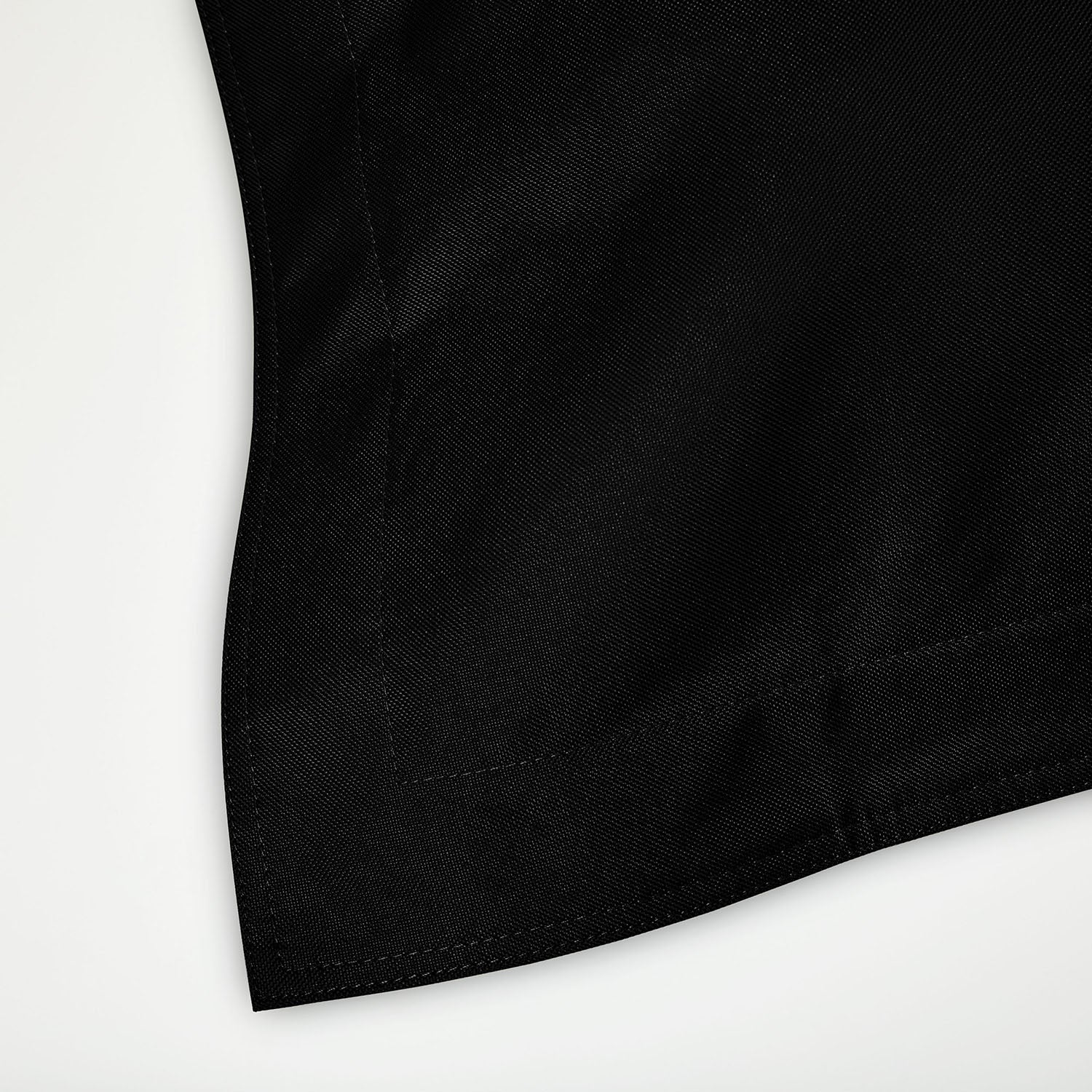 Detailansicht der schwarzen Sitzsack-Hülle für den XXL-Sitzsack von LUMALAND.