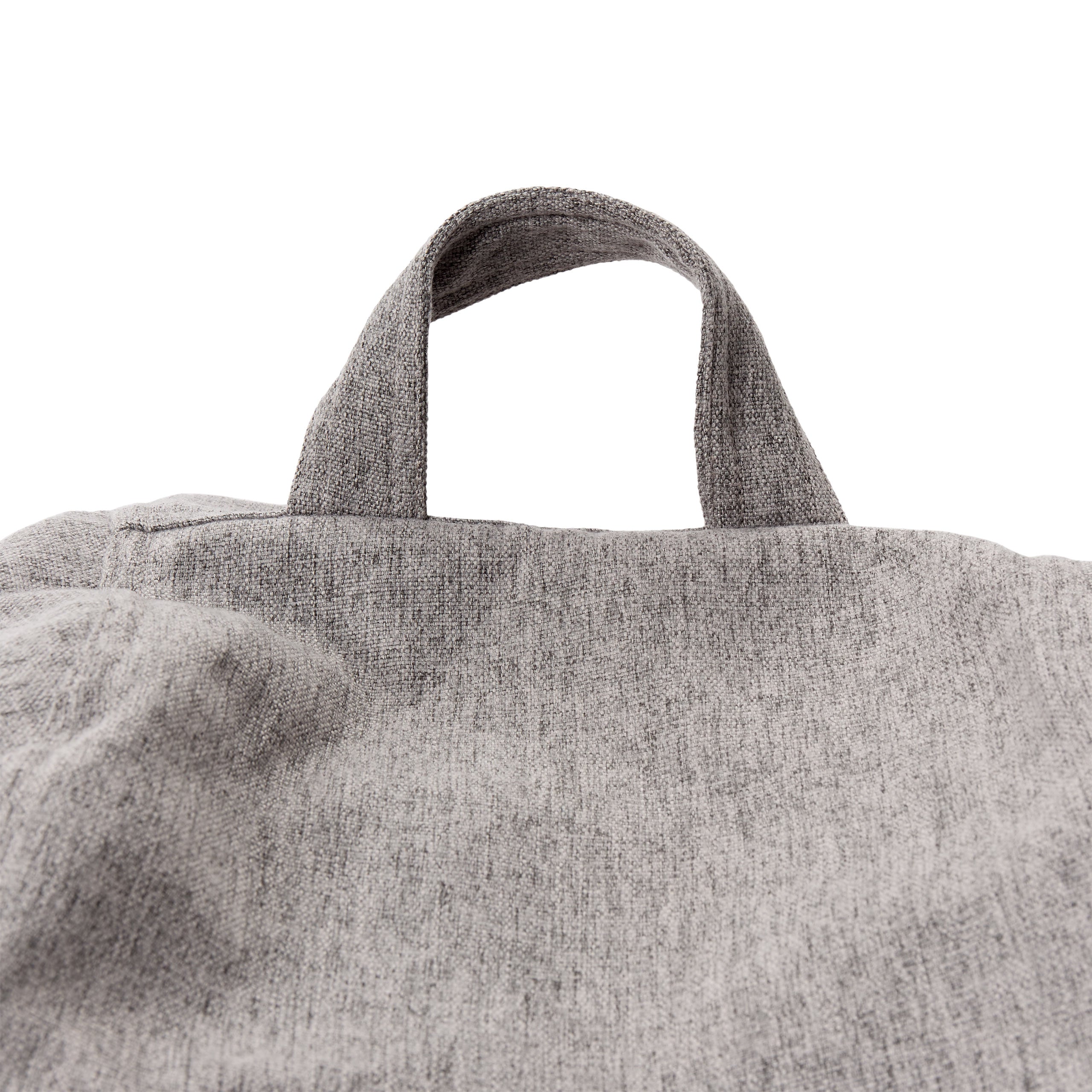 Praktische Trageschlaufe des Comfort Line Sitzsackes in Hellgrau im Detail.