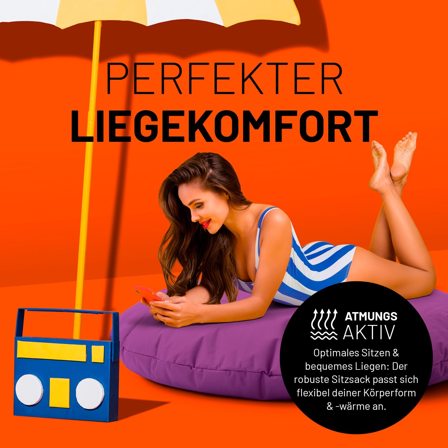 Eine Frau liegt auf dem lilanen Sitzsack unter einem Schirm. Icon "Atmungsaktiv" und "Passt sich Körperform und -wärme an".