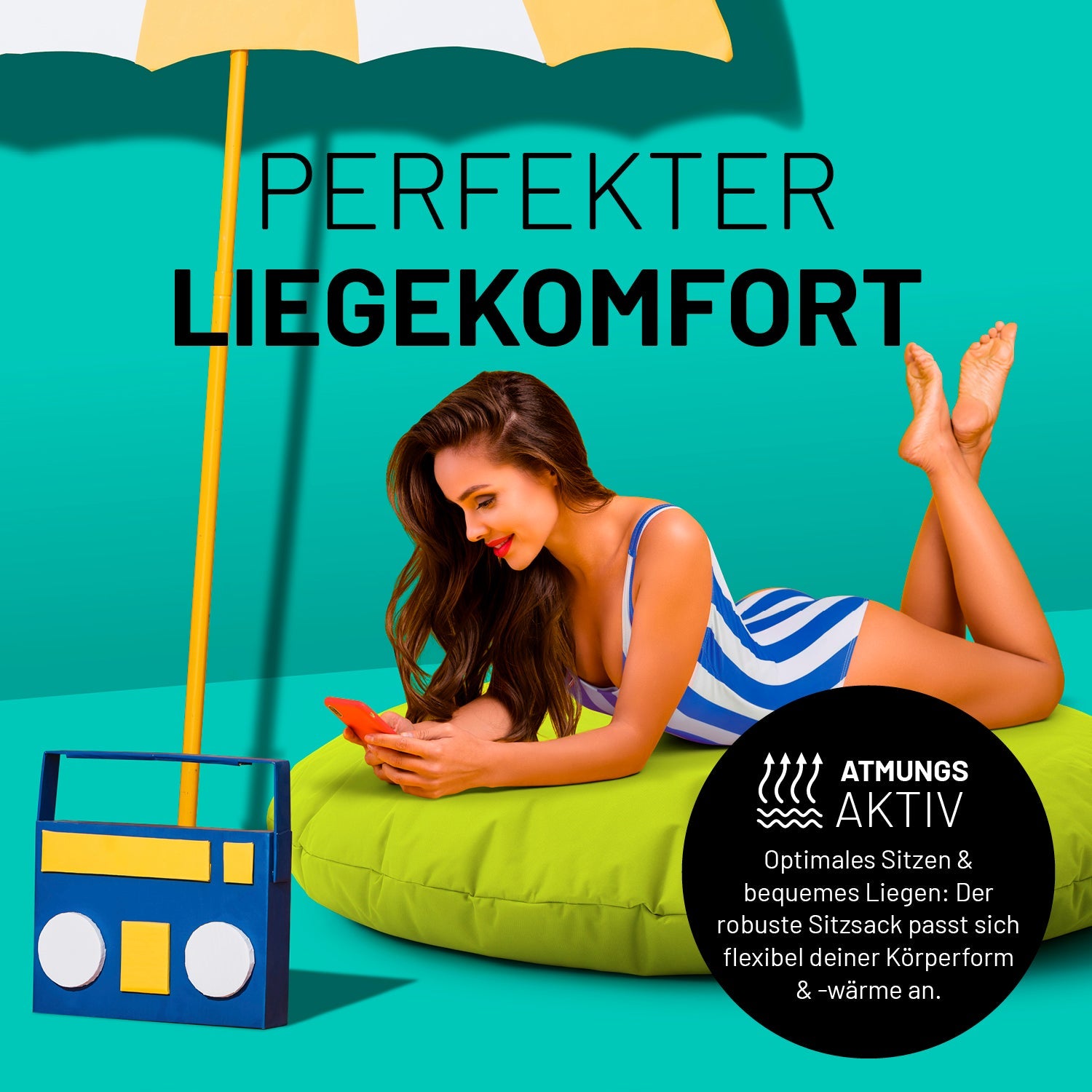 Eine Frau liegt auf dem apfelgrünen Sitzsack unter einem Schirm. Icon "Atmungsaktiv" und "Passt sich Körperform und -wärme an".
