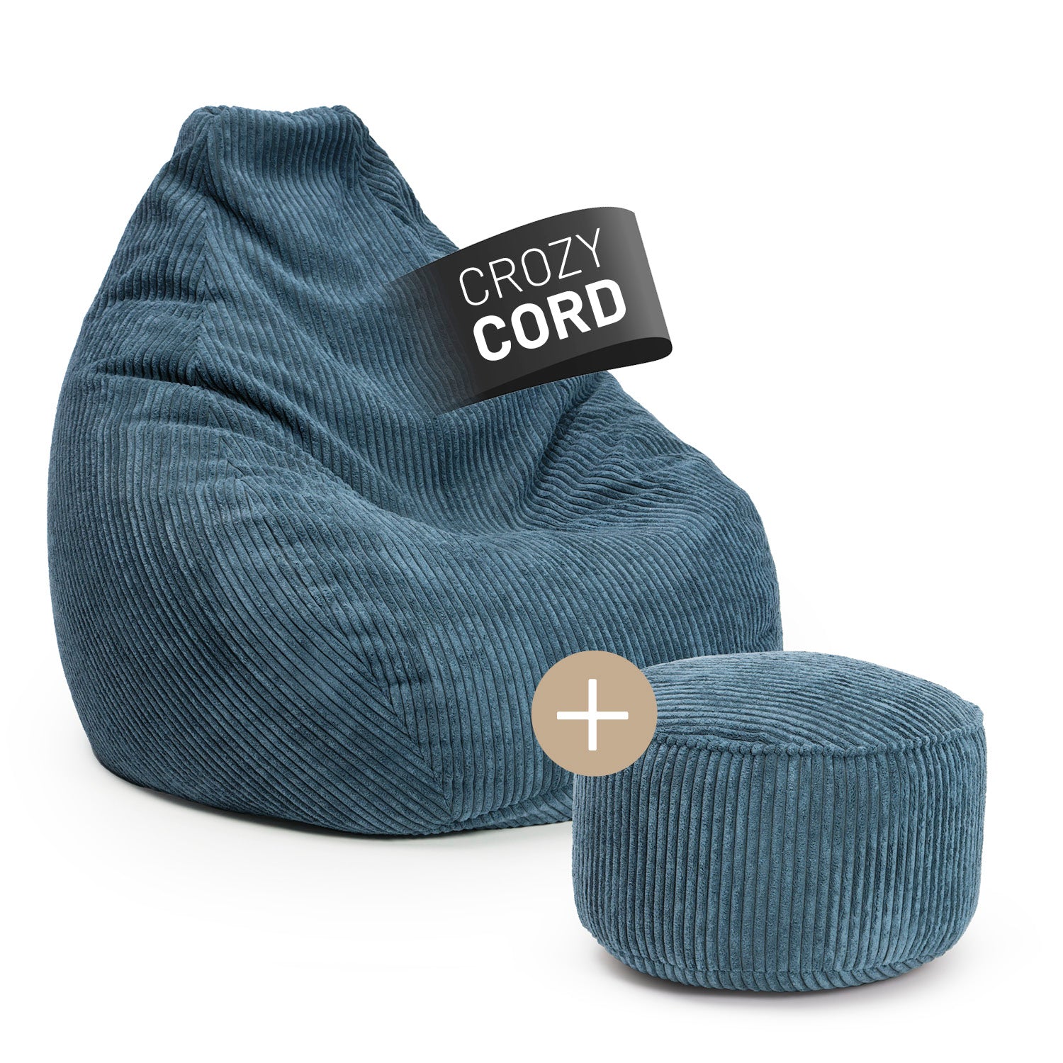 LUMALAND Relax Set Cord in Navyblau bestehend aus GIANT Cord Sitzsack und Cord Pouf vor weißem Hintergrund mit Fahne "Crozy Cord".