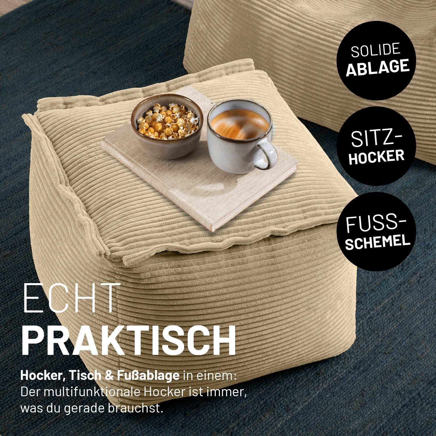 Beiger 3 in 1 Cord-Hocker dient als Ablage, Sitzhocker oder Fußschemel. Darauf stehen ein Getränk und ein Snack auf einem Buch.