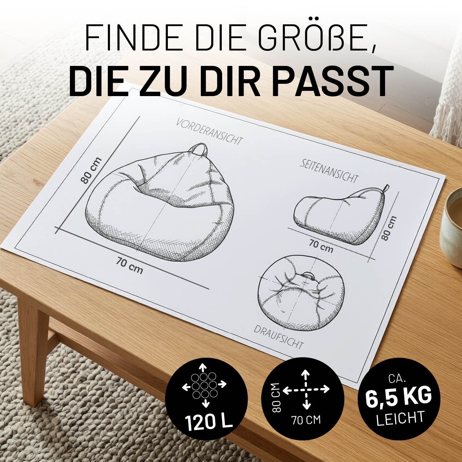 Skizze eines Sitzsacks mit Maßangaben (70 × 80 cm), Volumen 120 L und ca. 6,5 kg Gewicht, mit Vorder-, Seiten- und Draufsicht auf einem Tisch.
