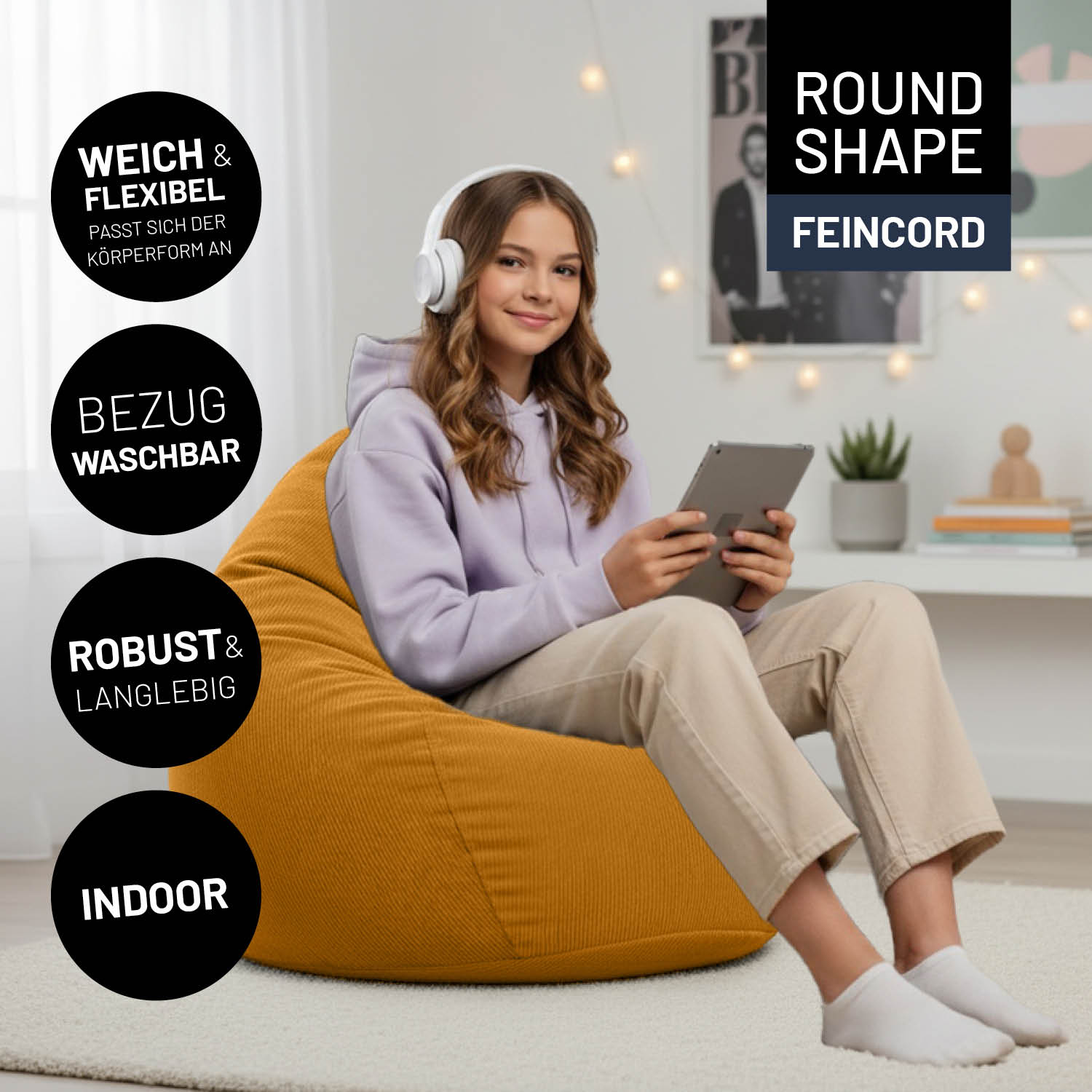 Jugendliche sitzt auf rundem Feincord-Sitzsack mit Tablet und Kopfhörern. Hinweise zu "weich & flexibel", "waschbarem Bezug", "robust & langlebig" und "Indoor-Nutzung".
