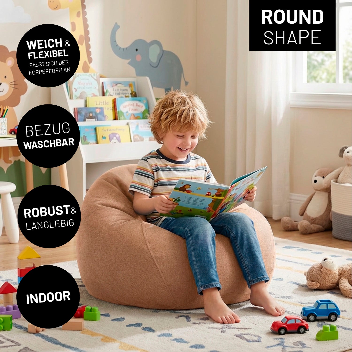 Ein Kind liest auf rundem Comfort Line Sitzsack im Kinderzimmer, umgeben von Spielzeug und Büchern. Icons zu "weich & flexibel", "Bezug waschbar", "Robust & Langlebig" und "Indoor".