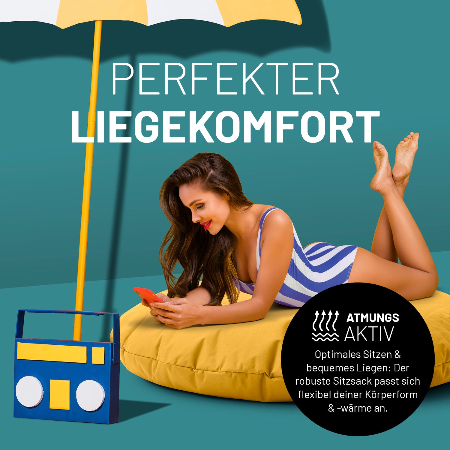 Eine Frau liegt auf dem senfgelben Sitzsack unter einem Schirm. Icon "Atmungsaktiv" und "Passt sich Körperform und -wärme an".