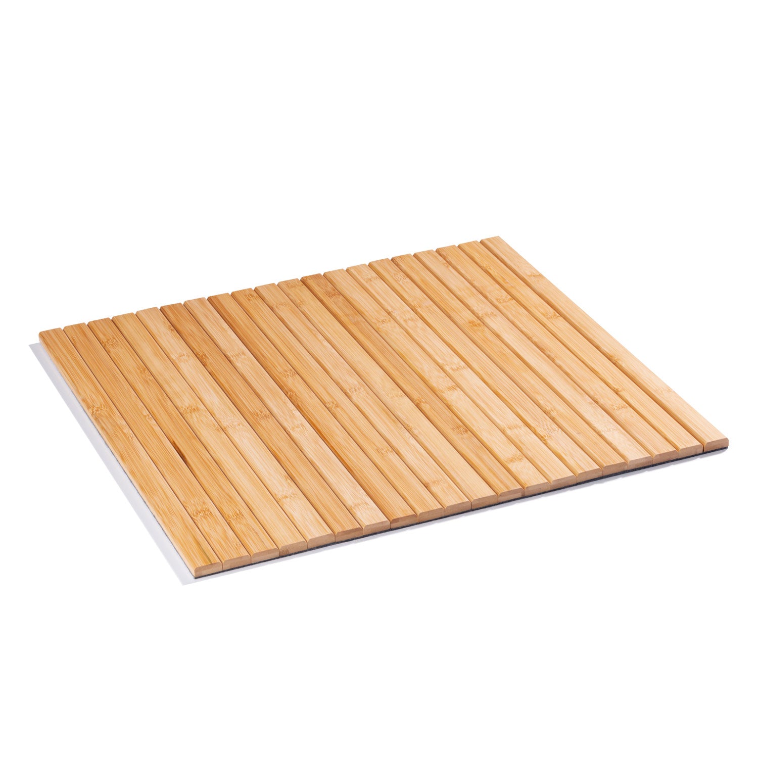 Bambusauflage für den Hocker des modularen Systems auf weißem Hintergrund.