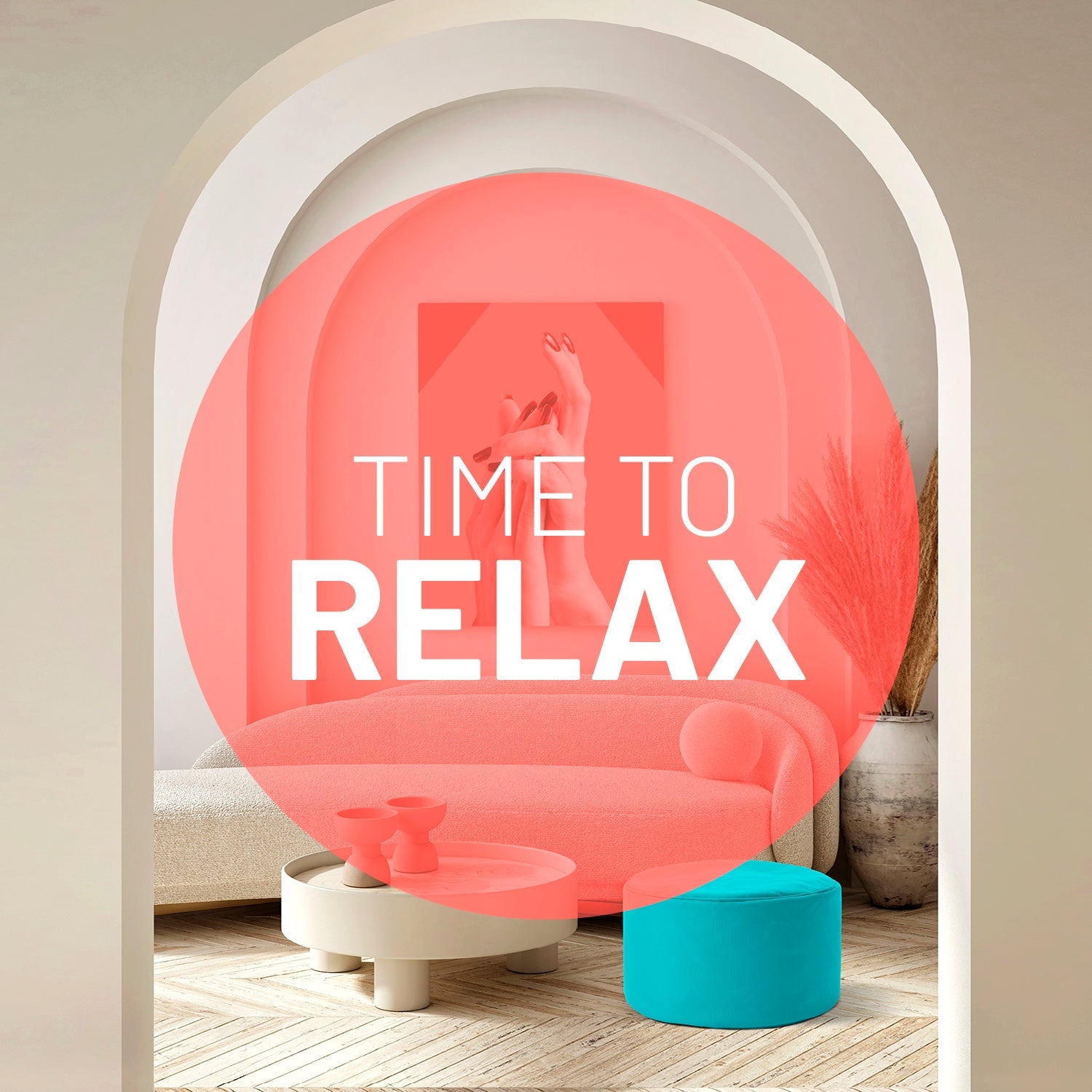 Blick durch einen Torbogen in ein modernes Wohnzimmer mit aquamarin Pouf  - Apricot Patch mit Aufschrift "Time to Relax".