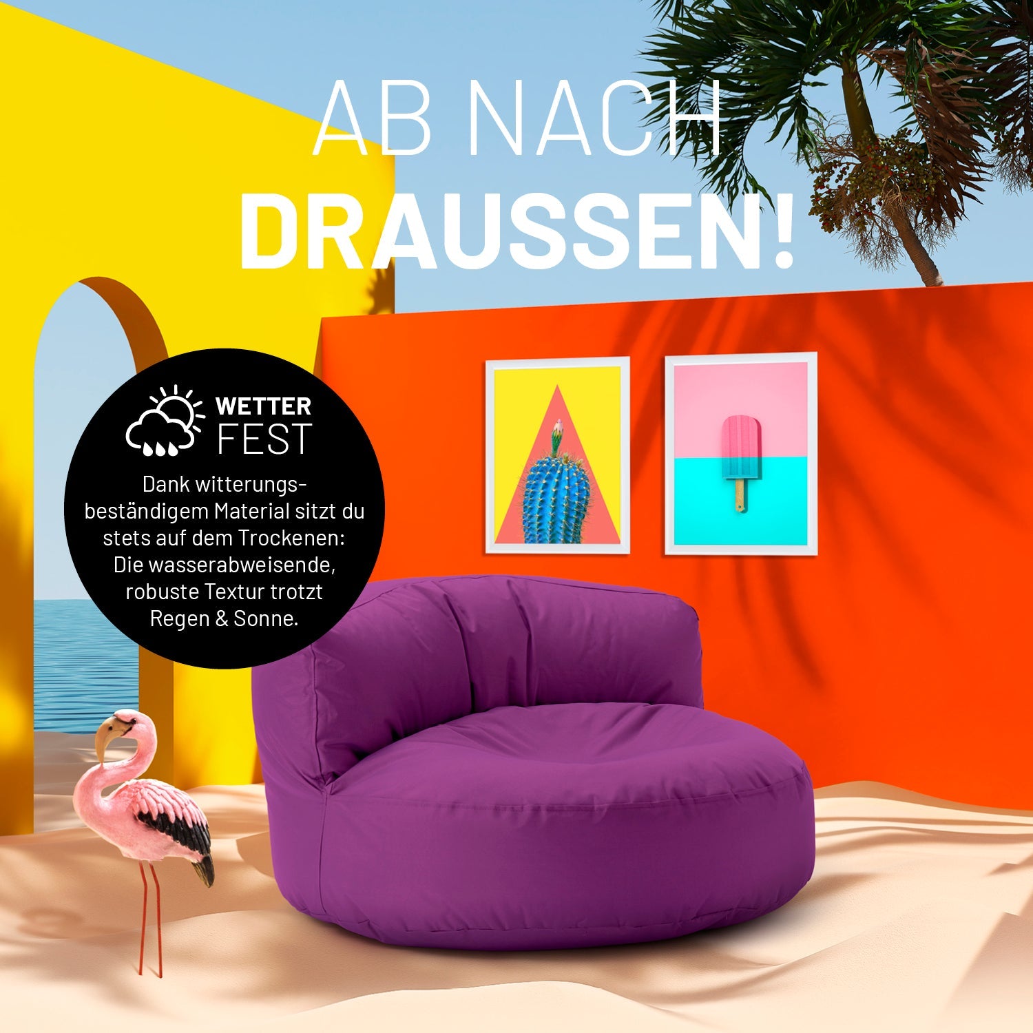 Lilaner Lounge-Sitzsack in einer sehr bunten Outdoorszene mit Flamingo und Icon zum "Witterungsbeständigen Material."