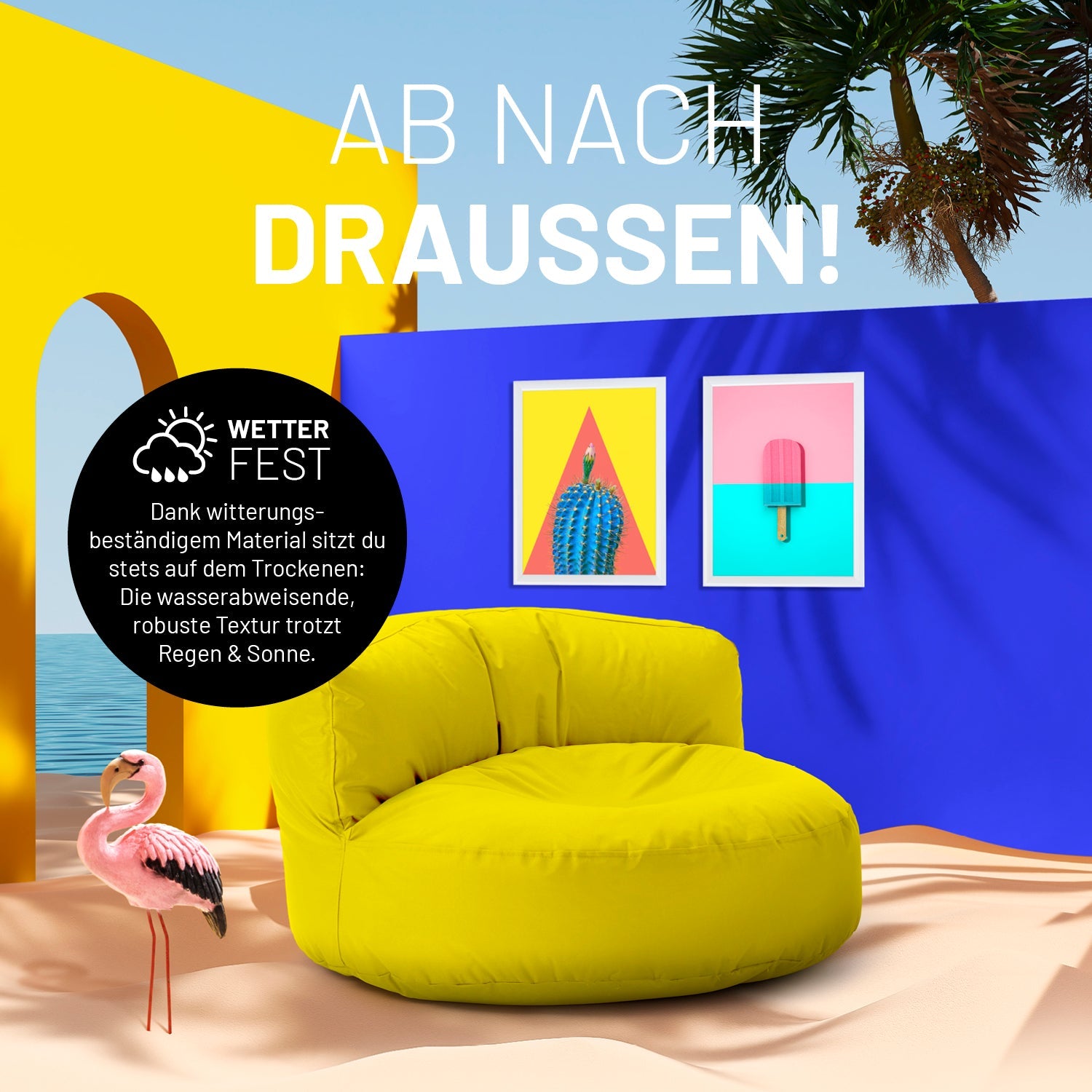 Gelber Lounge-Sitzsack in einer sehr bunten Outdoorszene mit Flamingo und Icon zum "Witterungsbeständigen Material."