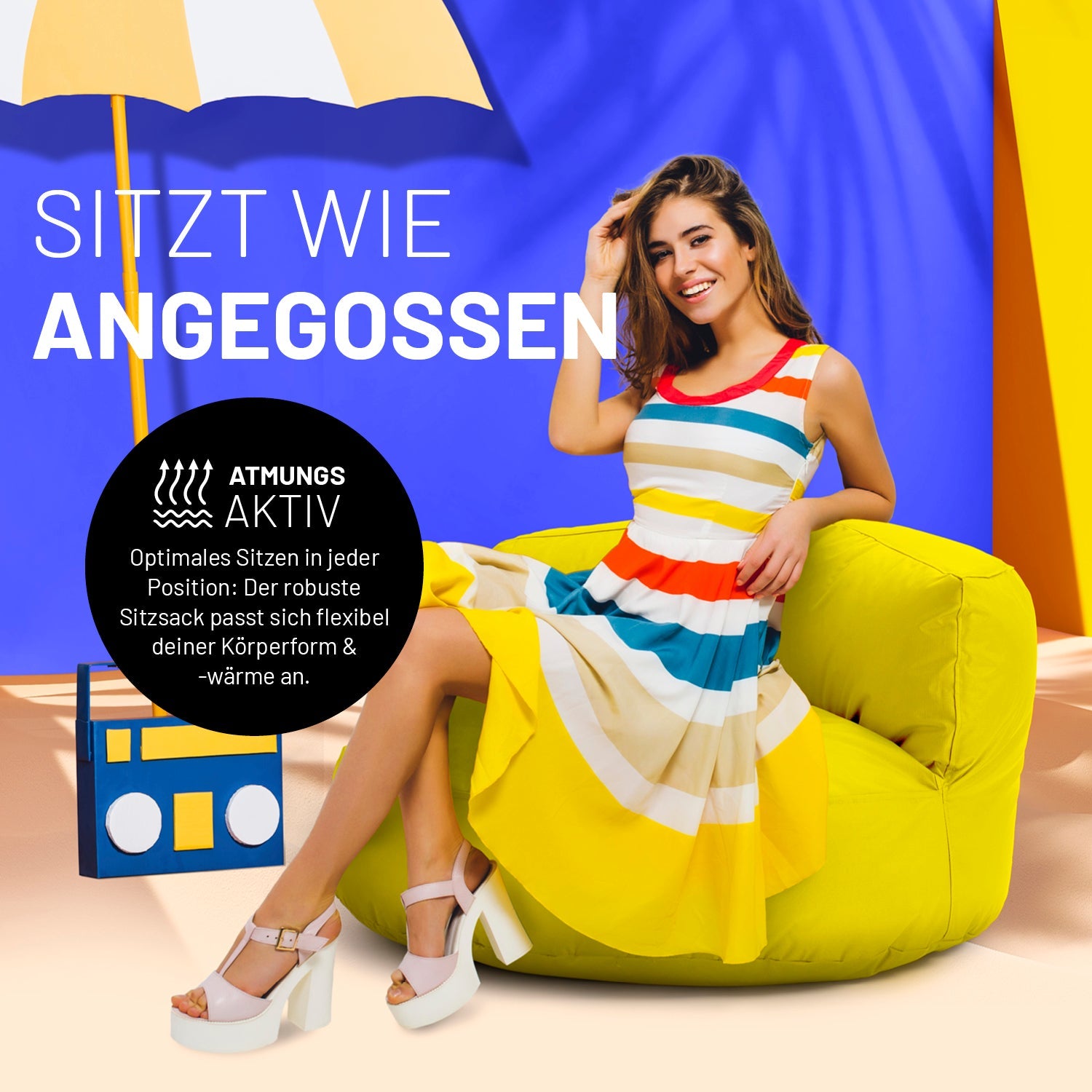 Eine Frau in buntem Kleid sitzt auf dem gelben Sitzsack-Sofa. Icon "Atmungsaktiv" und "Passt sich Körperform und -wärme an".
